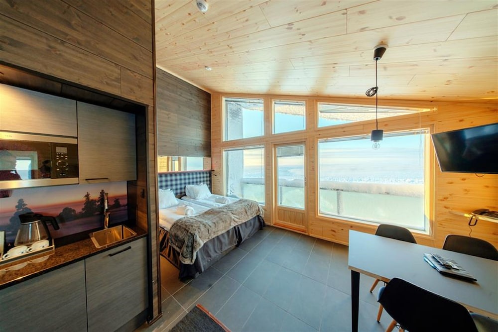 Star Arctic Hotel 44/63