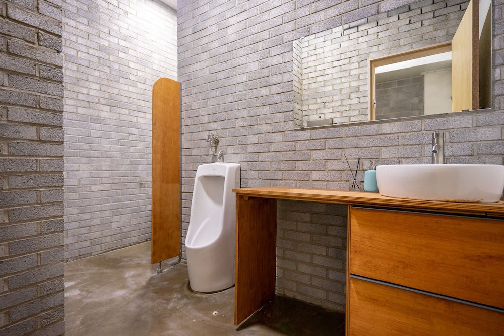 Mireuk Mireuk Beer Hostel 40/42