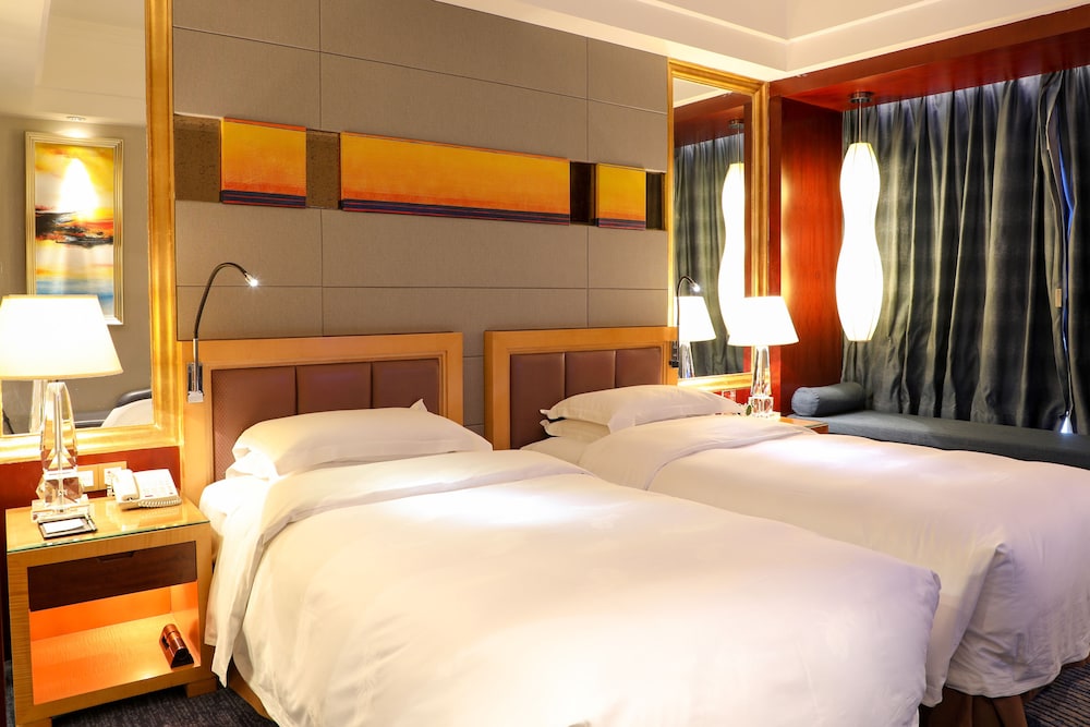 Zhuhai Charming Holiday Hotel 18/40