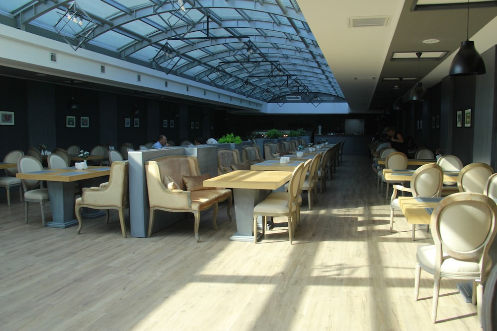 Sky Hotel Baku 25/29