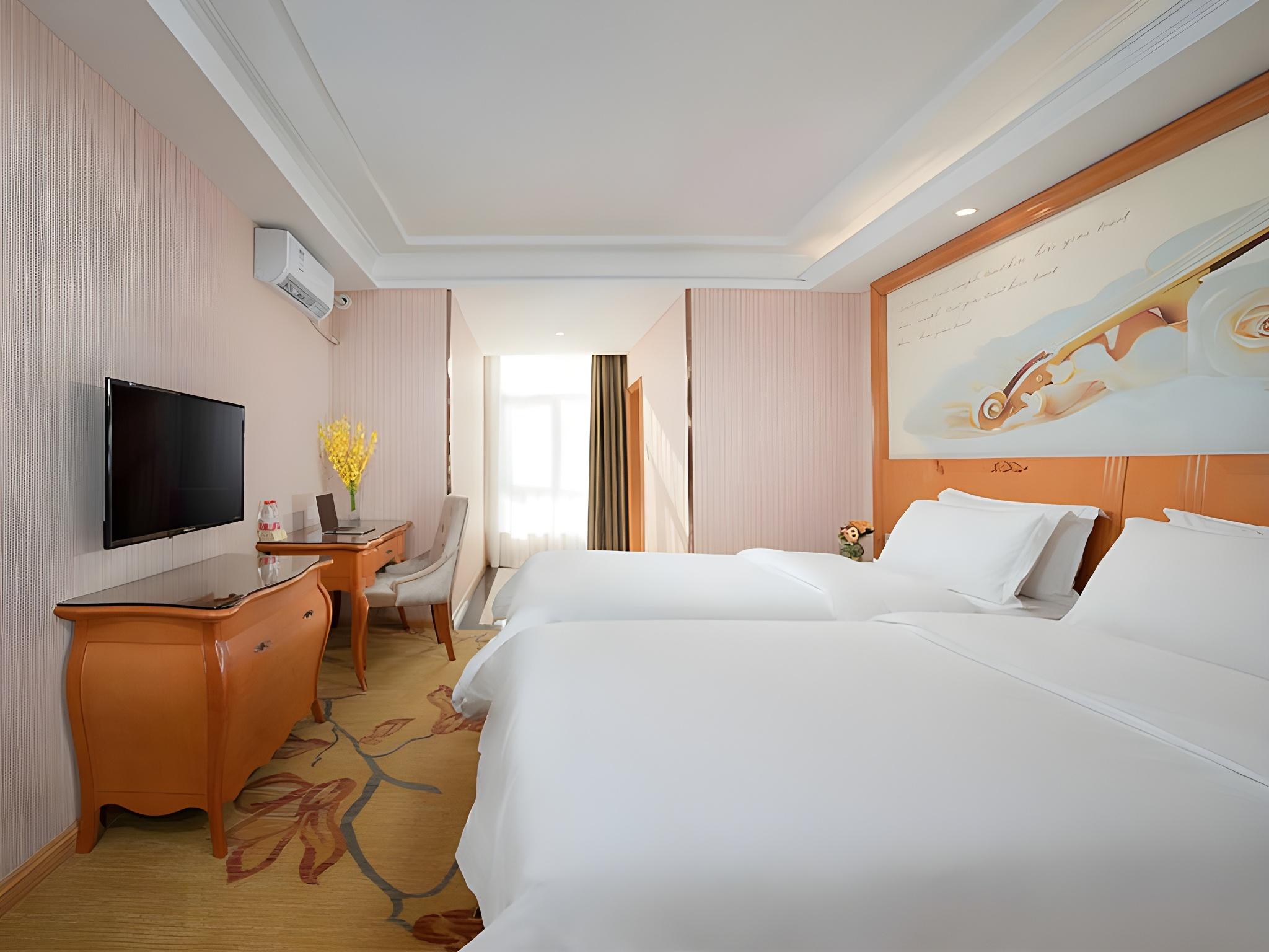 Vienna Hotel (Beijing Wanda West, Bajiao Amusement Park Metro Station) 25/41