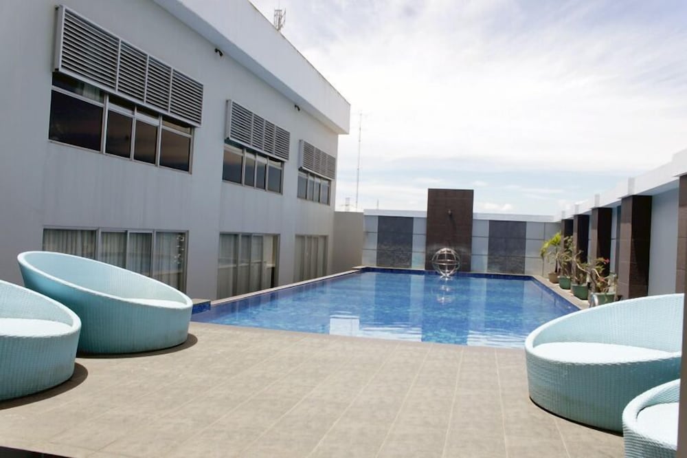 ROYAL JELITA HOTEL 3/45