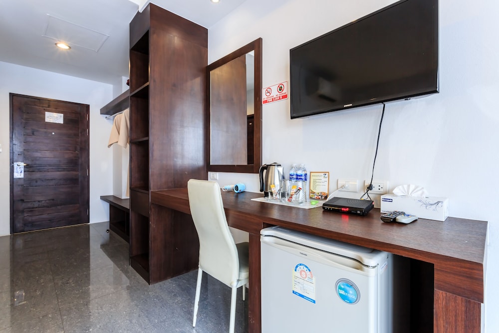 77 Bangla Hotel 25/35