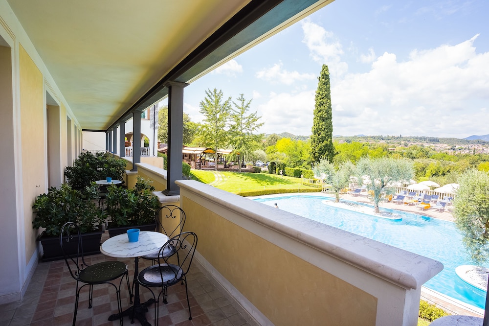 AHG Golf Hotel Porta del Sole 39/85