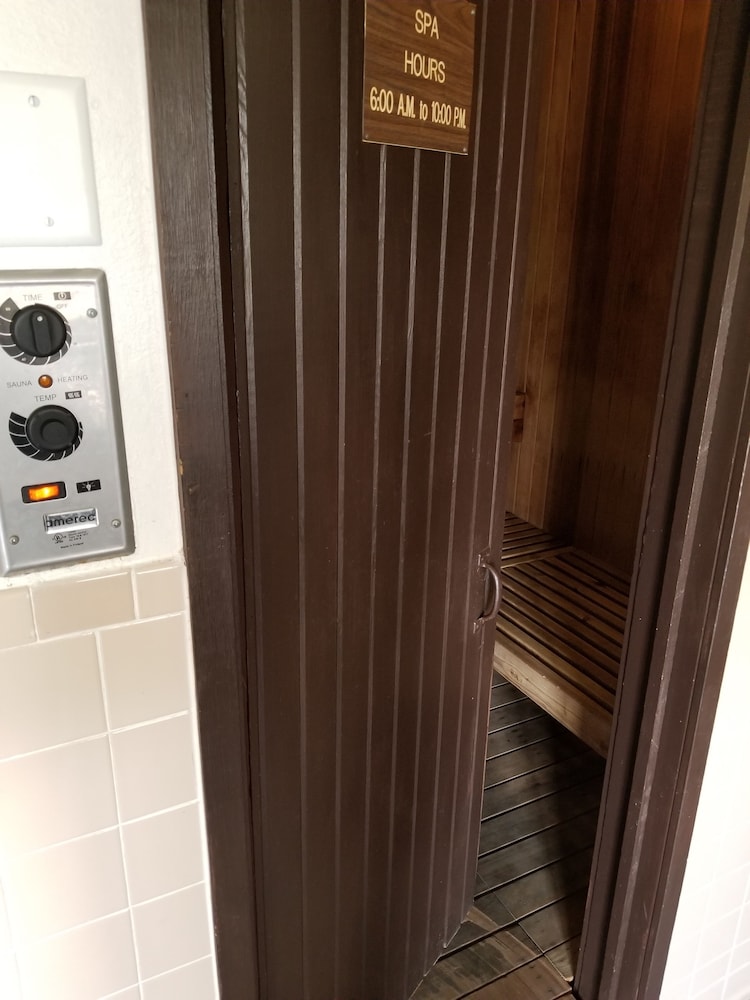 Super 8 by Wyndham Fort Collins 19/41