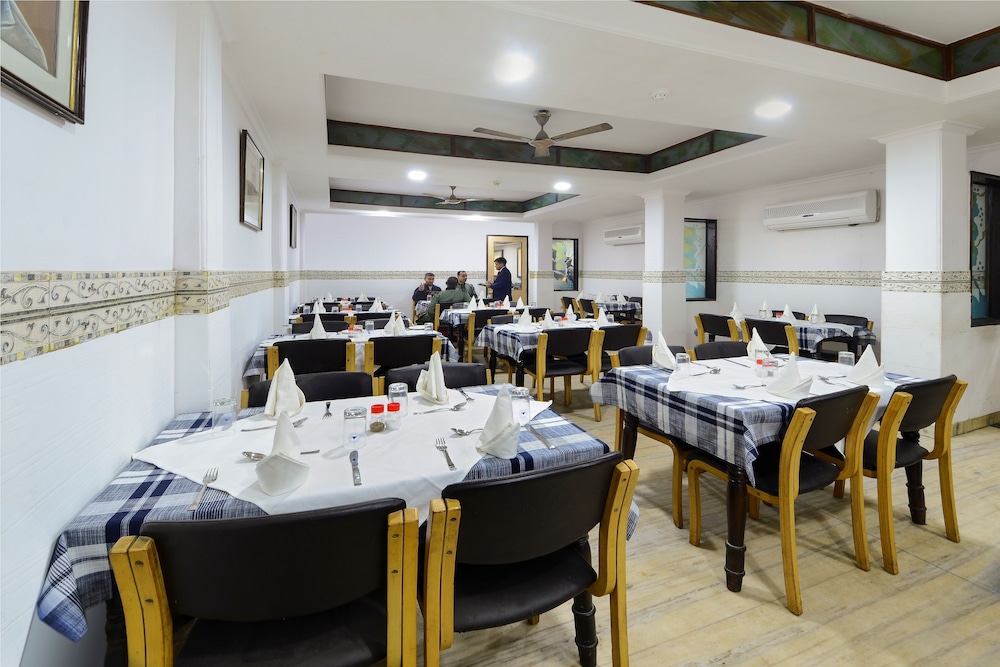 HOTEL ASHISH PALACE 26/32