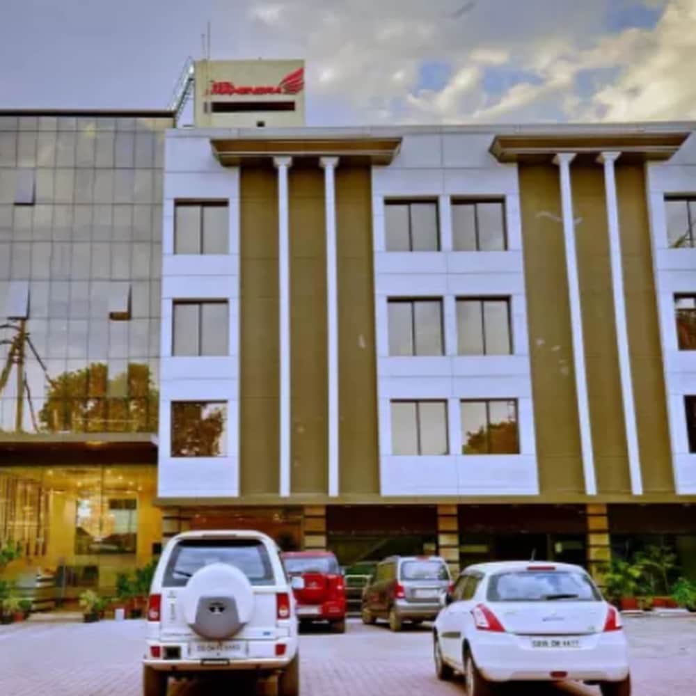 Hotel Mahendra 4/44