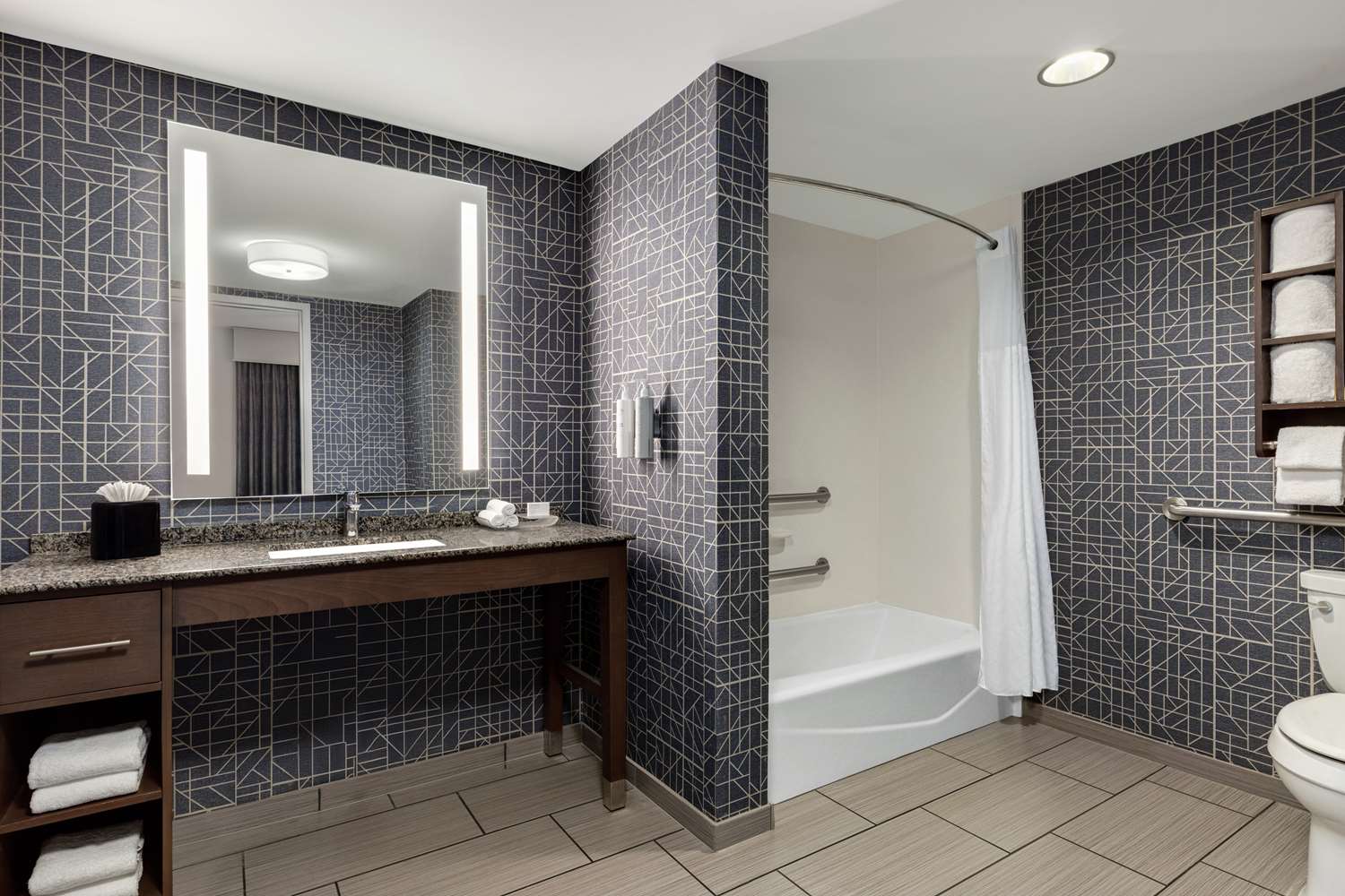 Studio, Suite, King Bed, Accessible