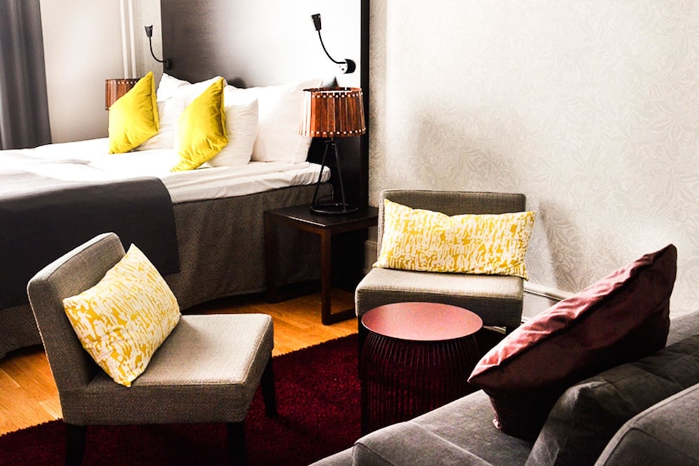Home Hotel Plaza 18/40