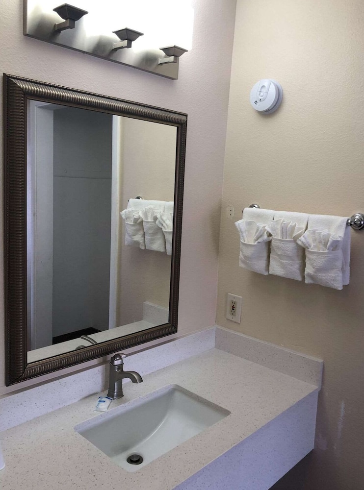Super 8 By Wyndham Williams West Route 66 Grand Canyon Area Ex Rodeway Inn 8/54