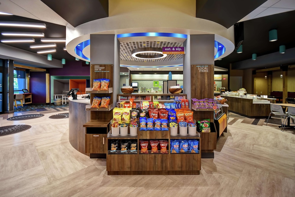Tru by Hilton Sterling Heights Detroit 32/41