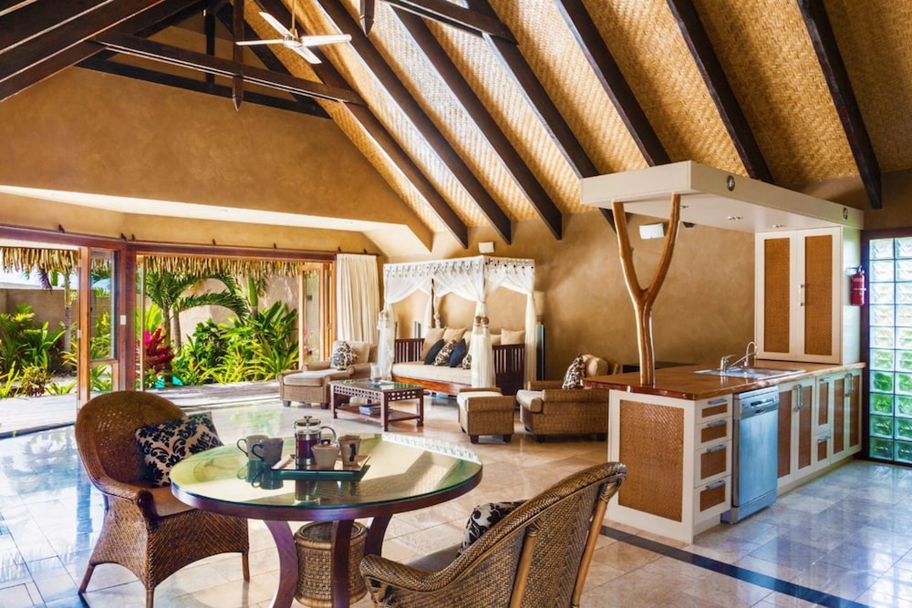 RUMOURS LUXURY VILLAS & SPA 35/60