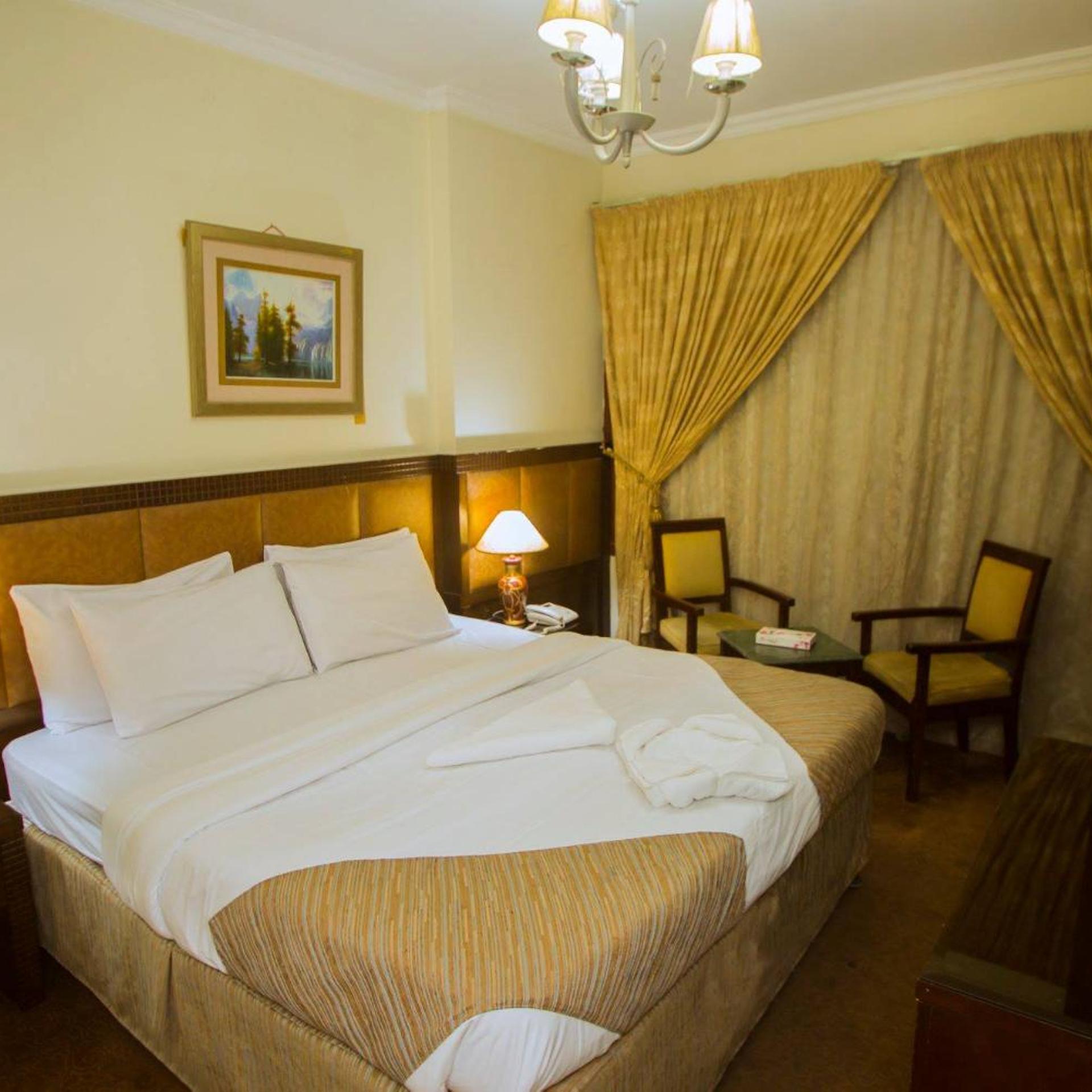 Anwar Al-Zahra Hotel 15/30