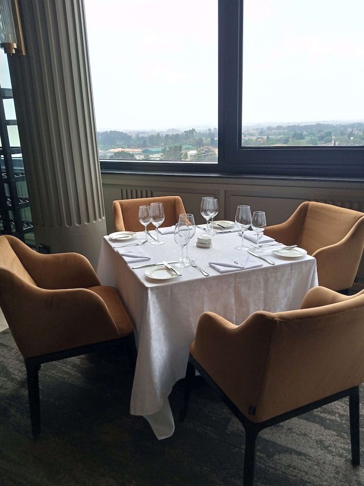 Radisson Hotel & Convention Centre Johannesburg, O.R. Tambo 35/50