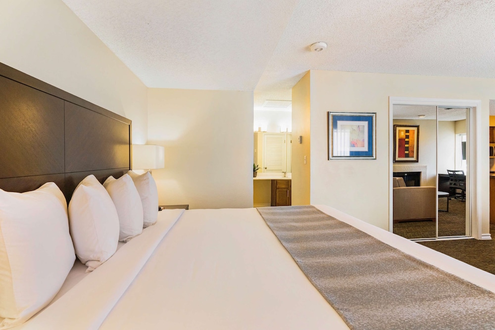 Chase Suite Hotel El Paso 5/59