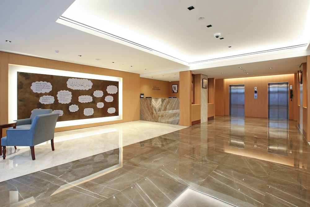 Sitara Hotel Apartment L.L.C 4/51