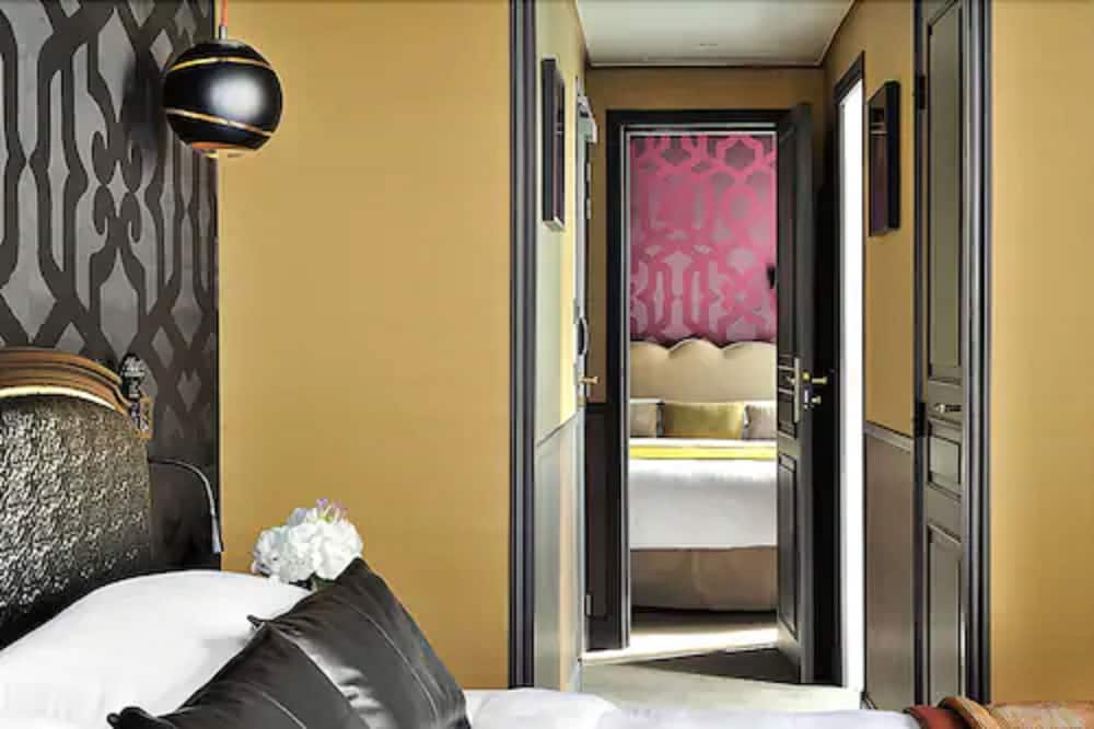 2 BEDROOMS, CONNECTING, FAMILY