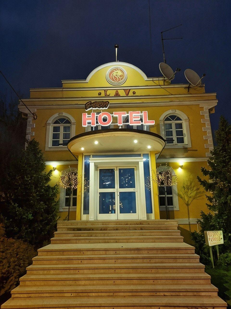 Hotel Lav 6/82