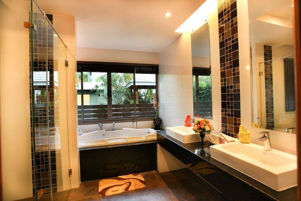 Chalong Miracle Lakeview Resort & Spa 98/100