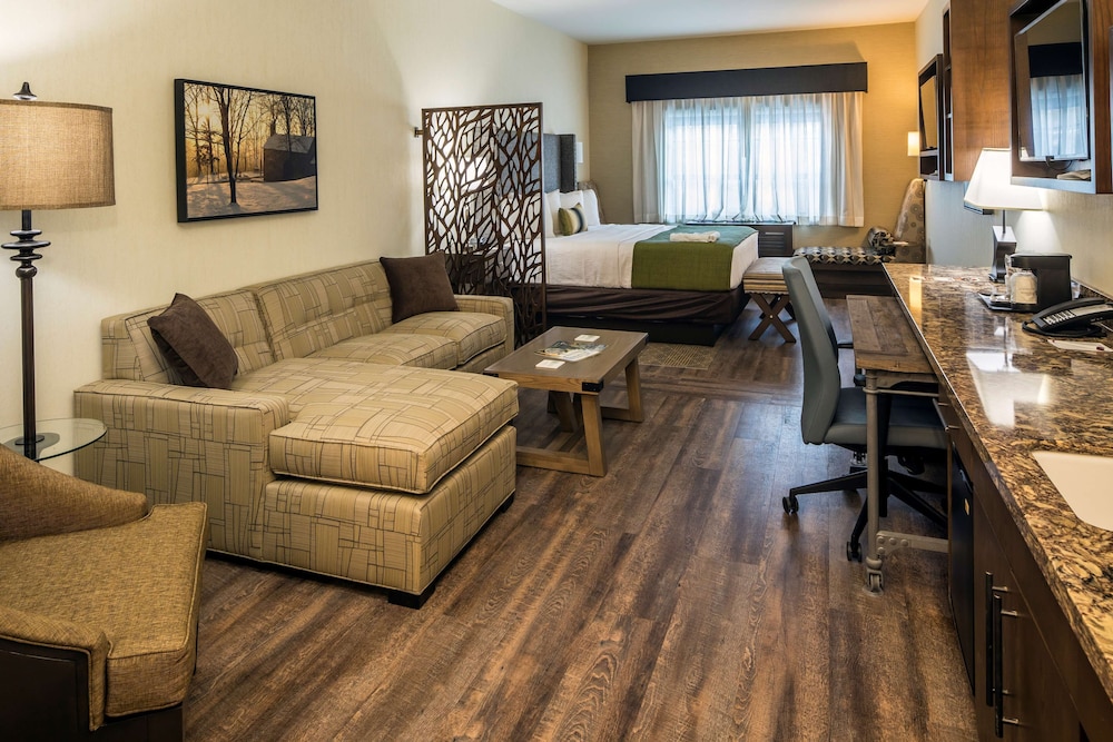 Best Western Plus Franciscan Square Inn and Suites Steubenville 32/47