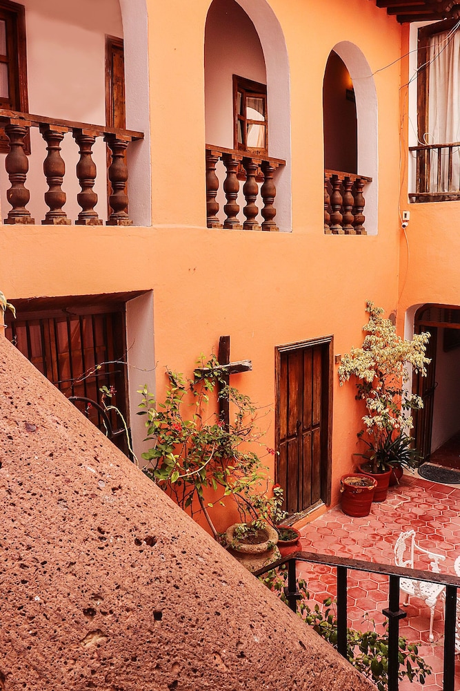 Hosteria Del Frayle 2/69