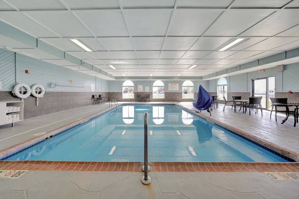 Holiday Inn Express Hotel Suites Beatrice 33/76