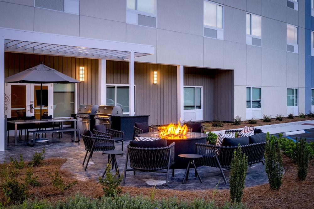 Towneplace Suites by Marriott Brunswick 16/24