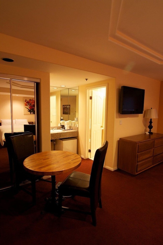 Wilshire Crest Hotel Los Angeles 33/35
