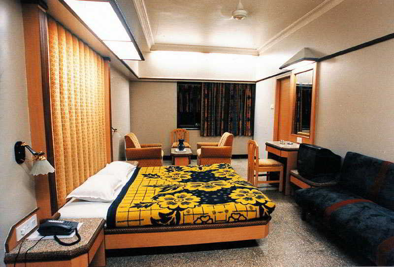 Hotel Imperial Executive, Andheri 8/16