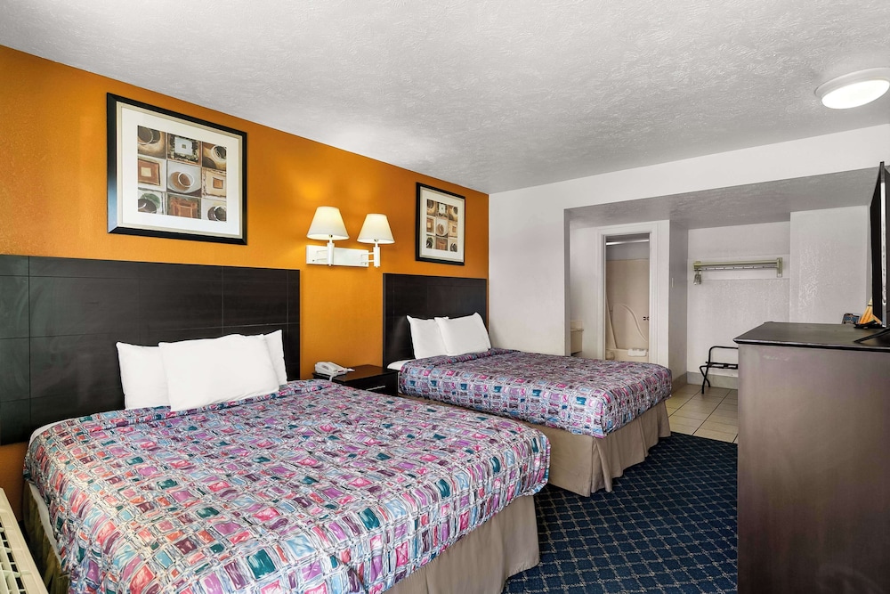 ROOM, 2 QUEEN BEDS