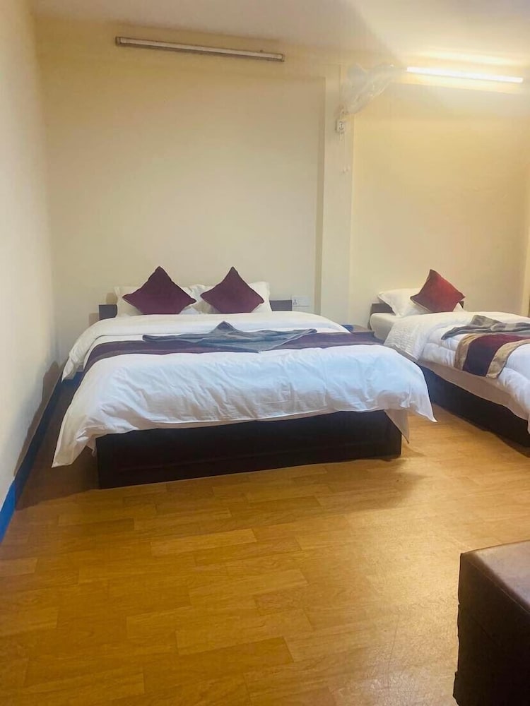 Hotel Discovery Inn 16/49