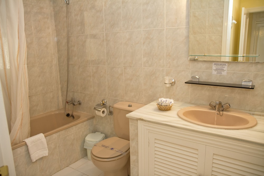 Apartamentos El Toro 50/50