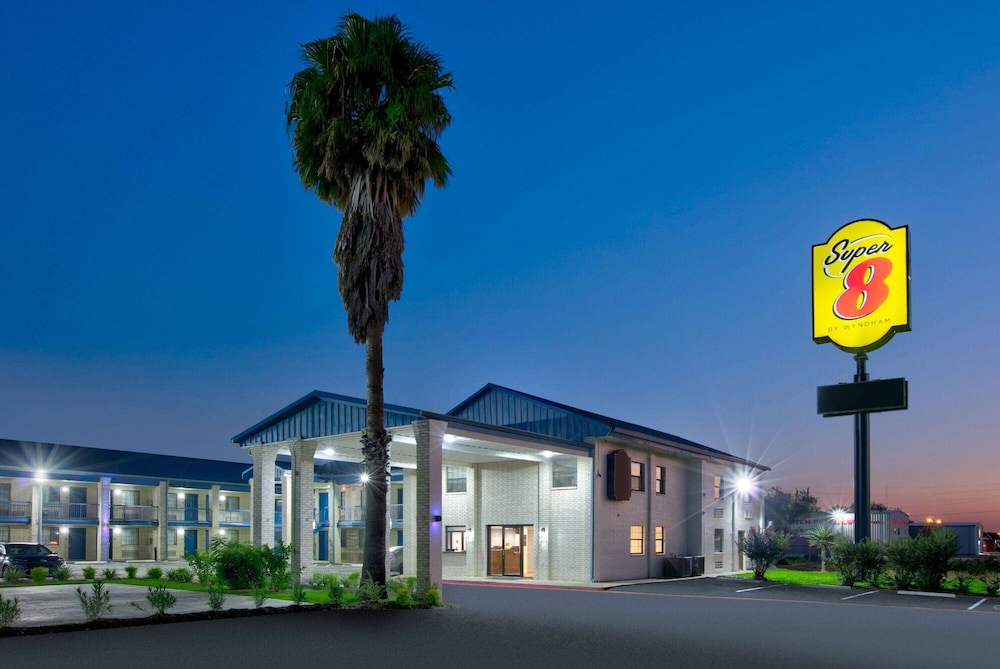Super 8 by Wyndham Victoria TX 2/20