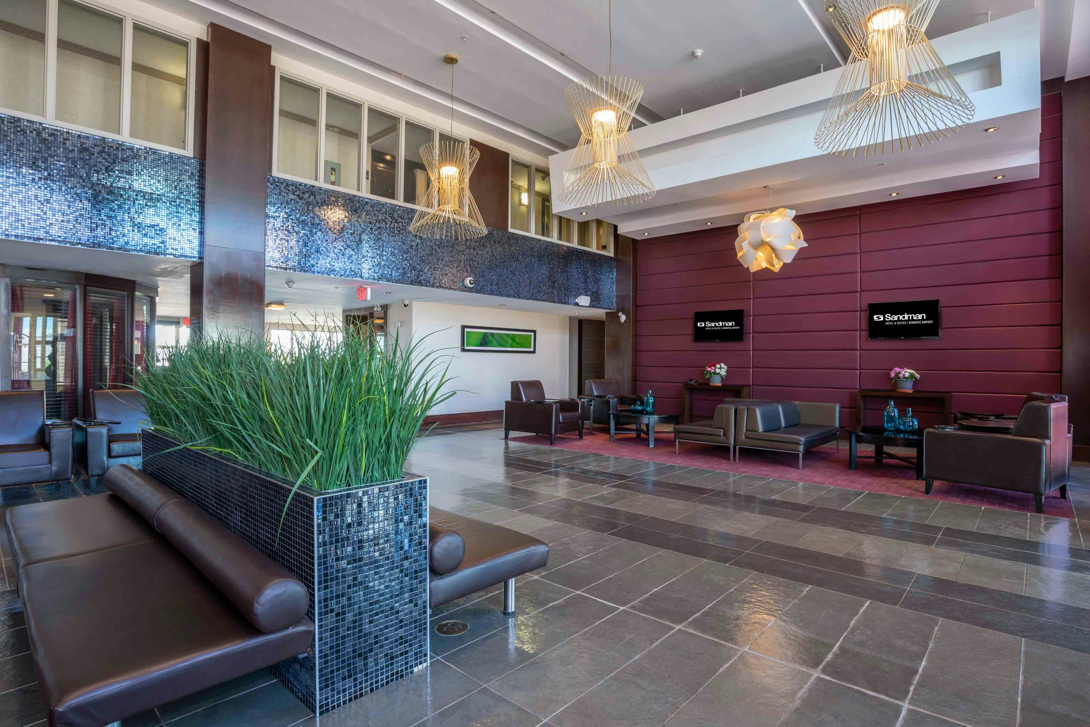 Sandman Hotel & Suites Winnipeg Airport 11/56