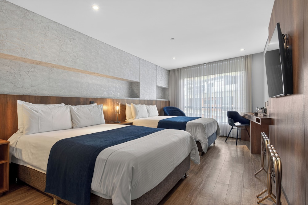 SUPERIOR, 2 DOUBLE BEDS