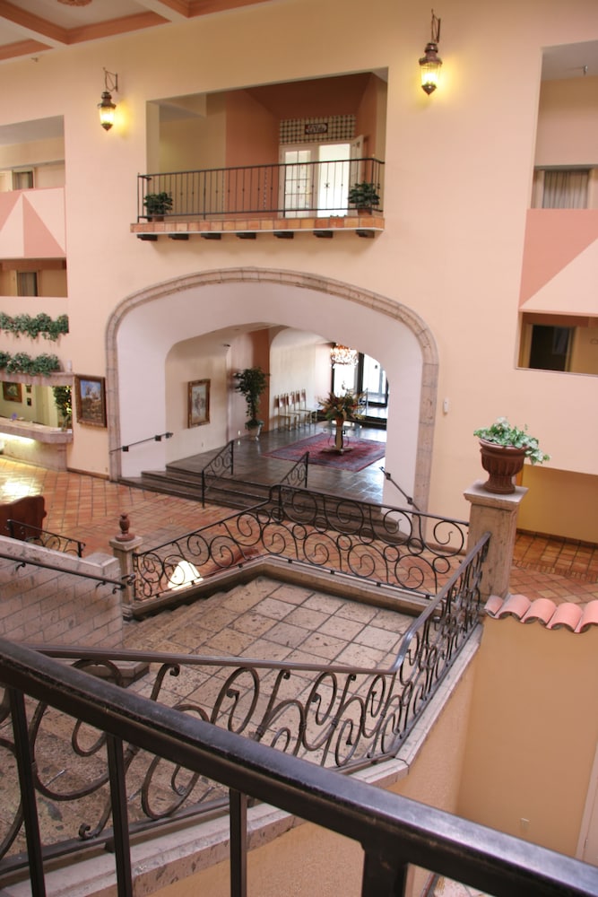 Barcelona Suites 4/46