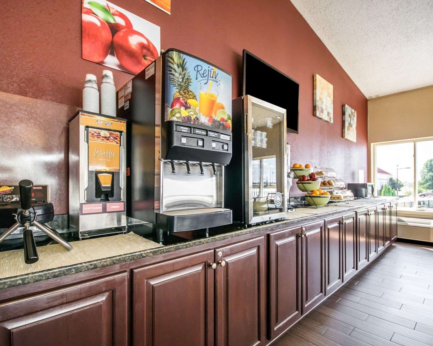 Quality Inn & Suites Elizabethtown 8/16