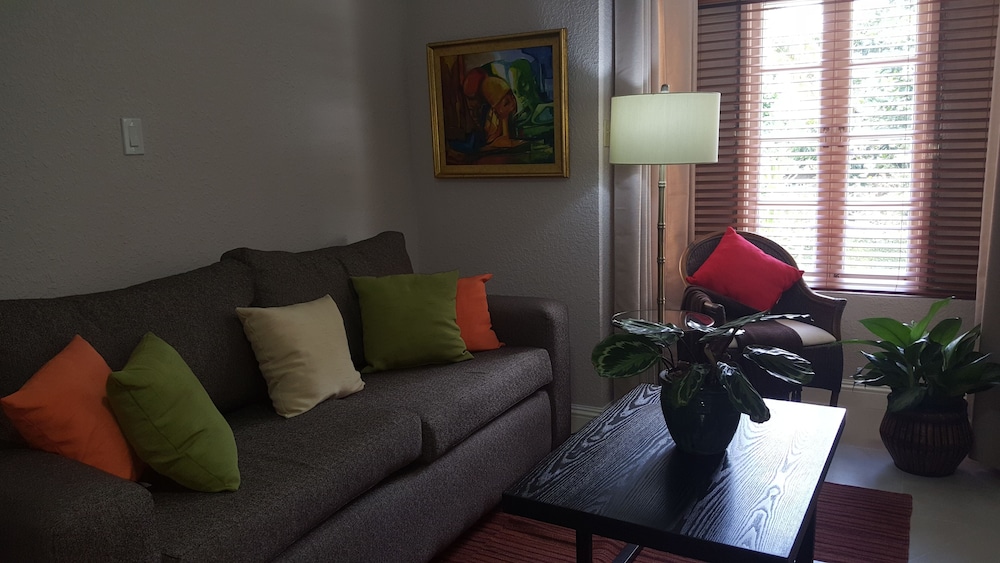 The Ravina Corporate Suites 10/19