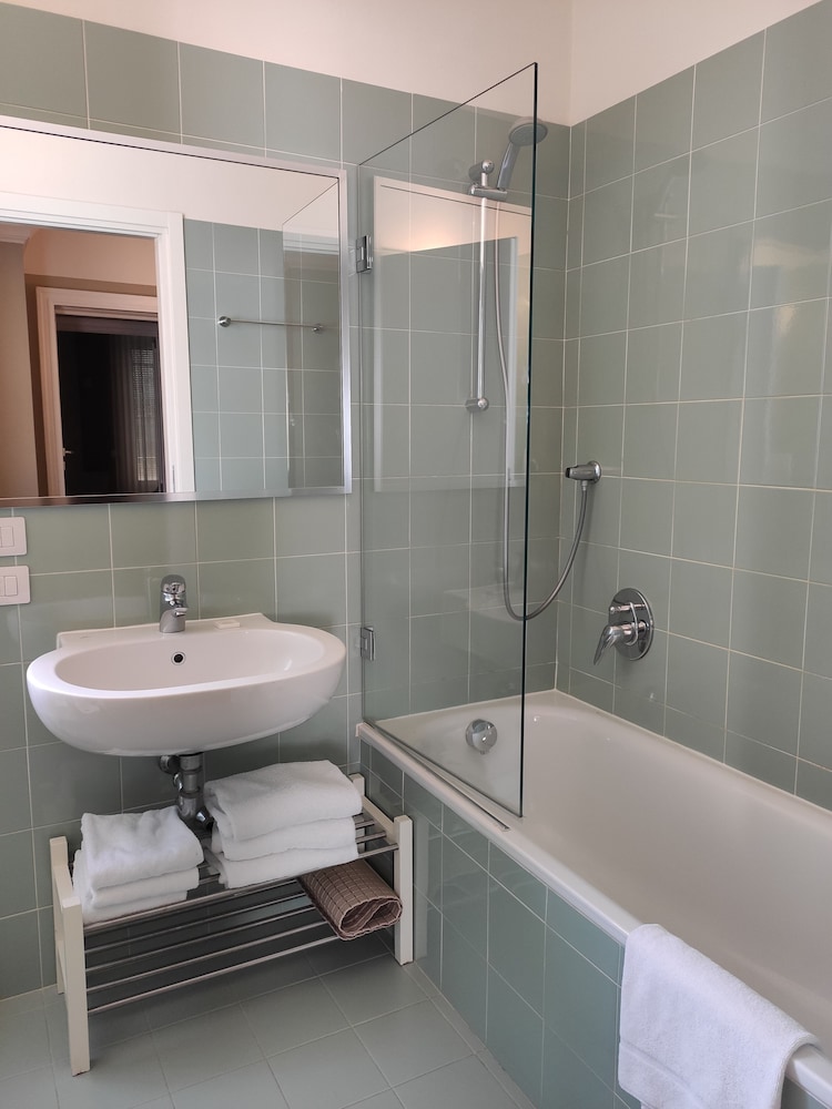 KK Resort Apartments Lake Como 48/50