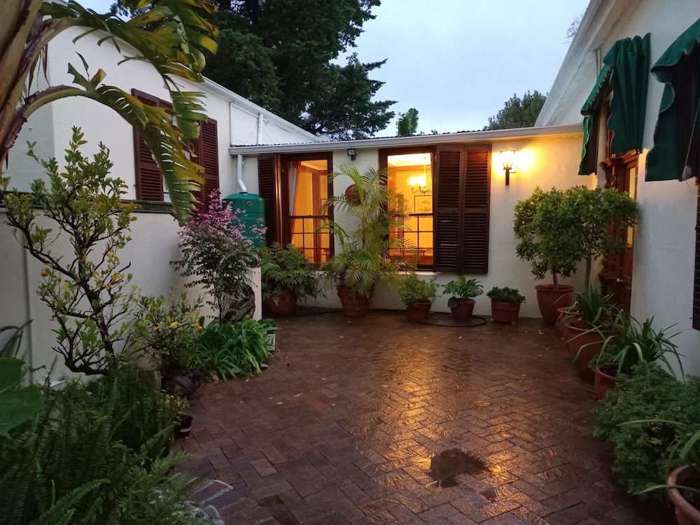 Newlands Guest House 4/39