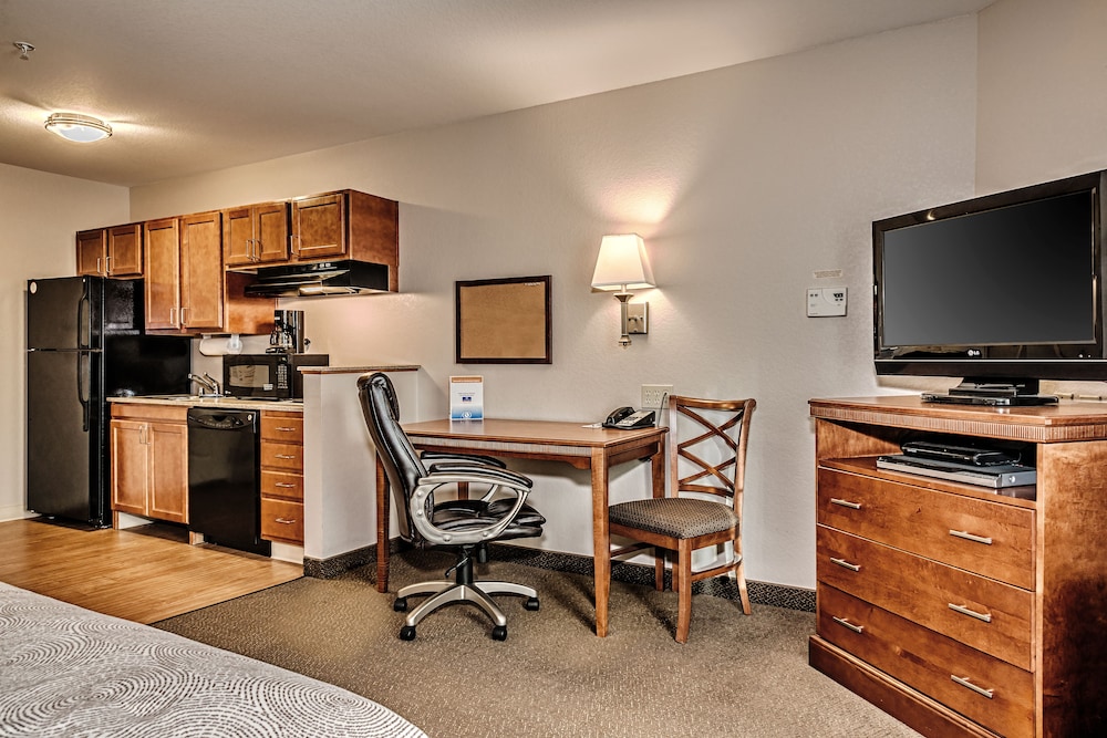 Candlewood Suites Oak Harbor 37/47