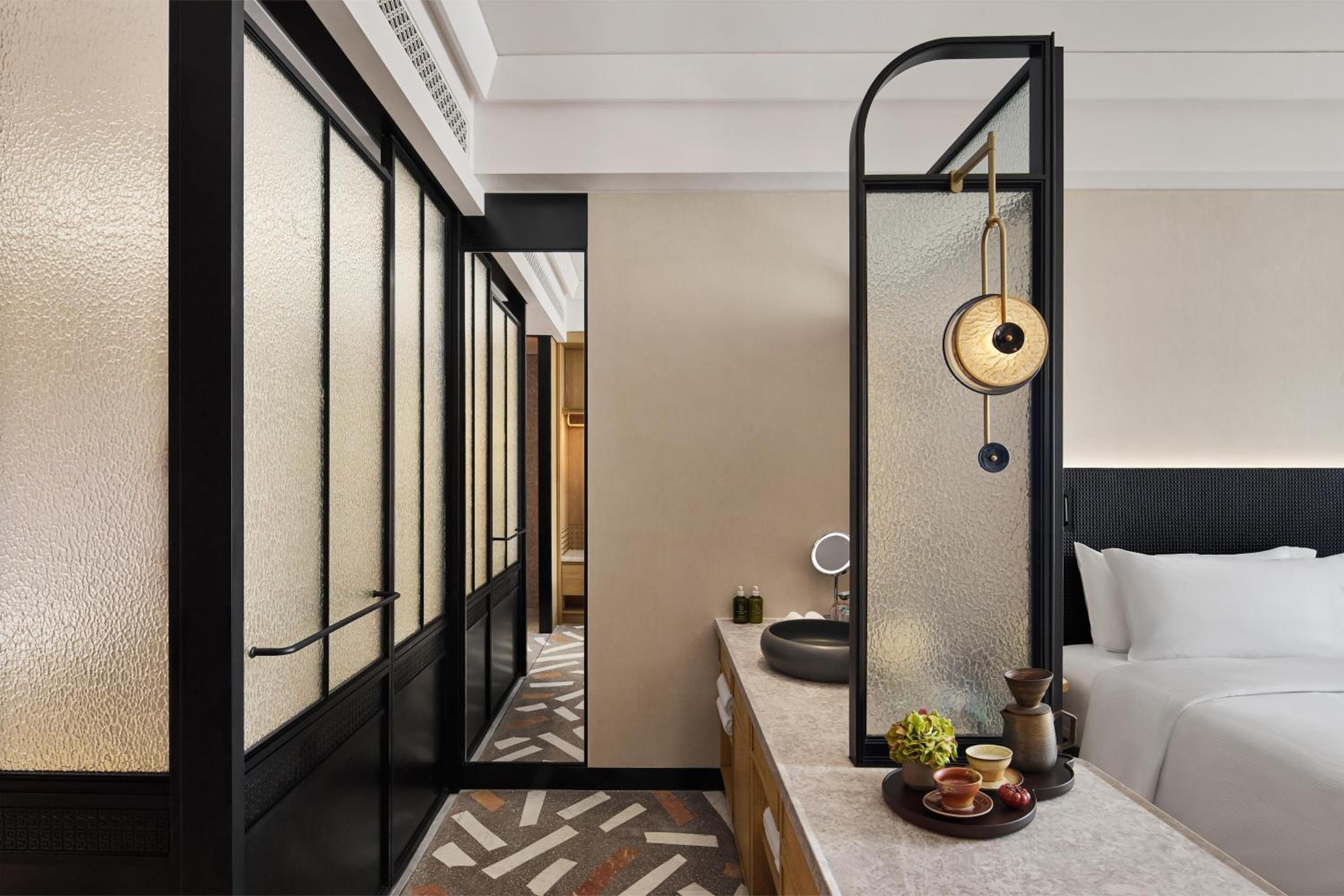 Deluxe, King Bed, Private Garden