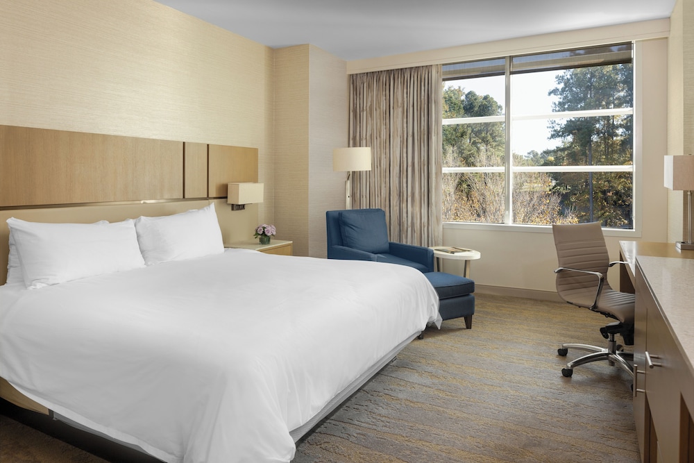 TOWER, PREMIUM, KING BED