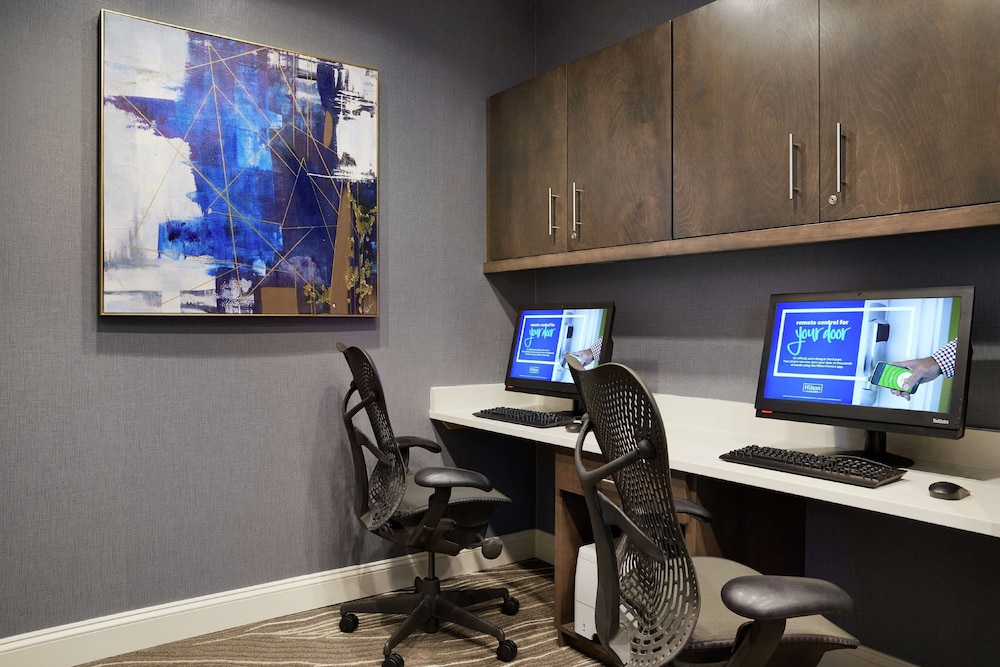 Hilton Garden Inn Cincinnati Northeast 36/44