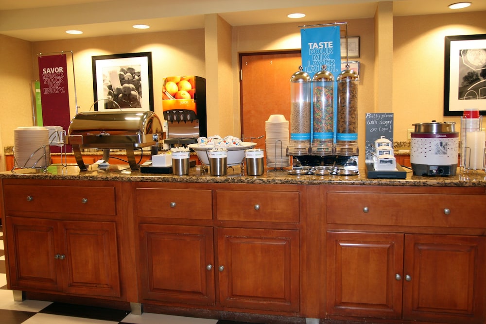 Hampton Inn & Suites By Hilton Manchester - Bedford 41/50