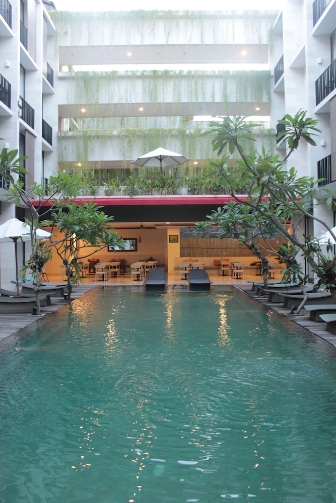 Hotel Terrace At Kuta 4/66