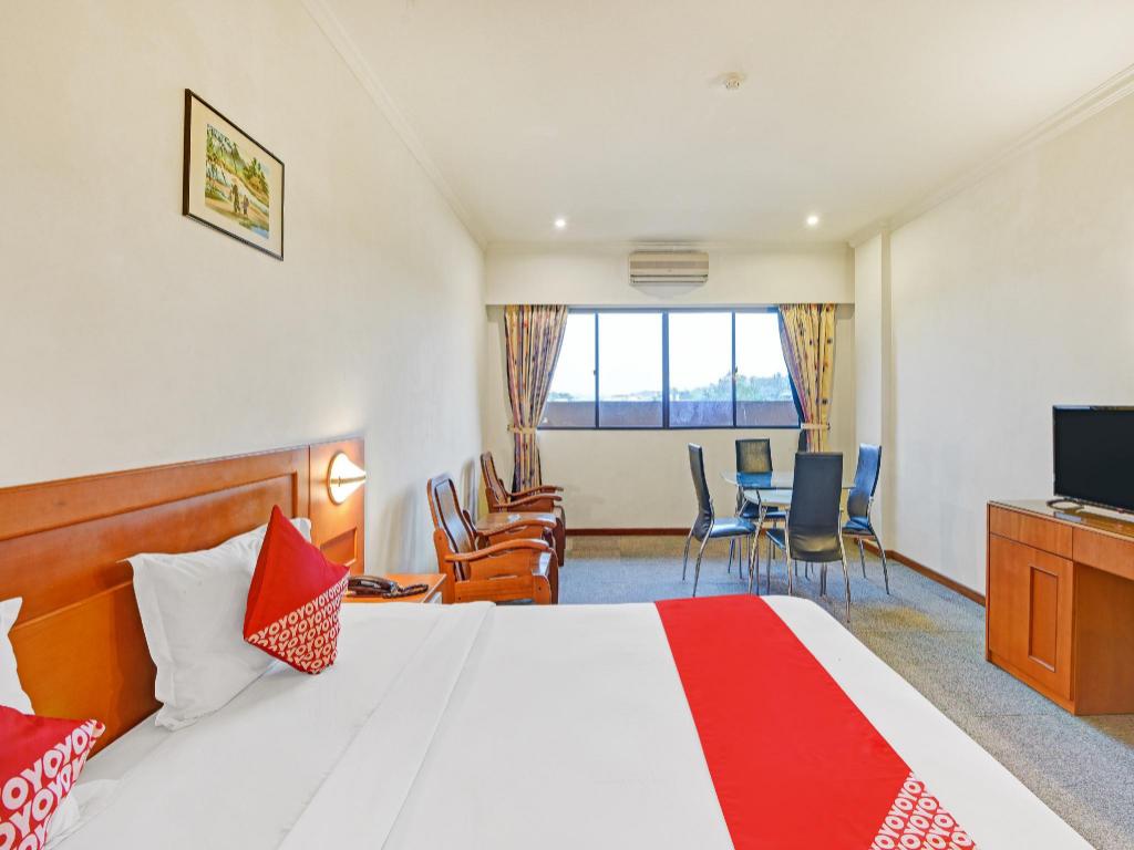 OYO 1178 Plaza Hotel Tanjung Pinang 11/50