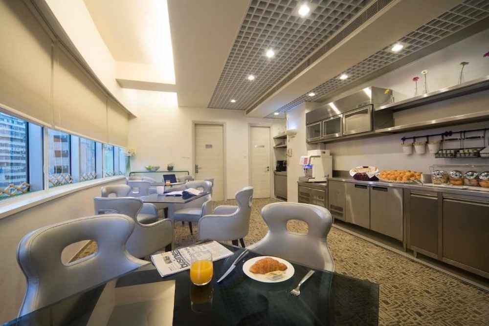 Iclub Wan Chai Hotel 34/42
