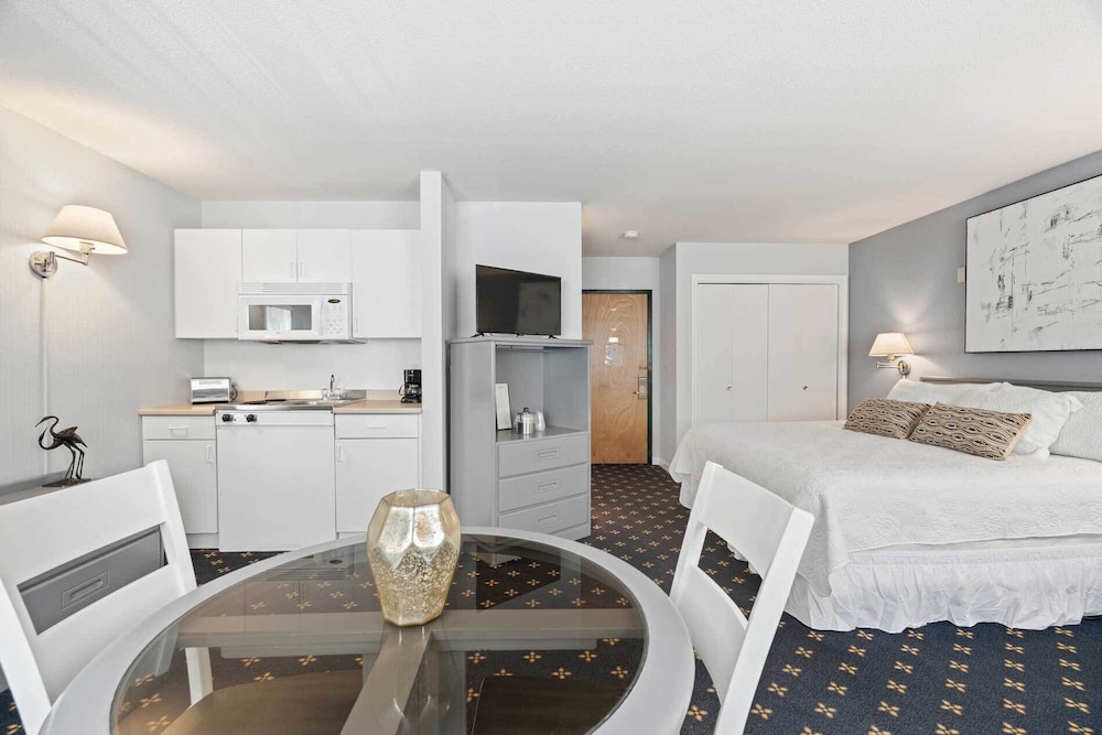 The Niantic Inn 30/50