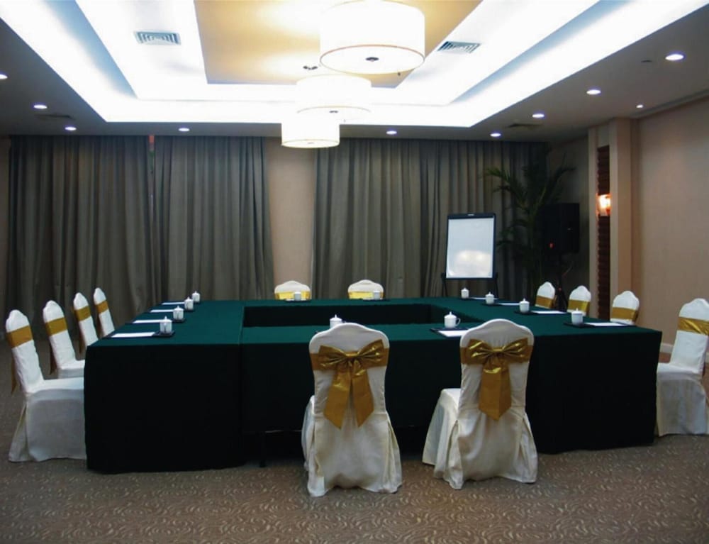 Hillview Golf Resort Dongguan 46/56